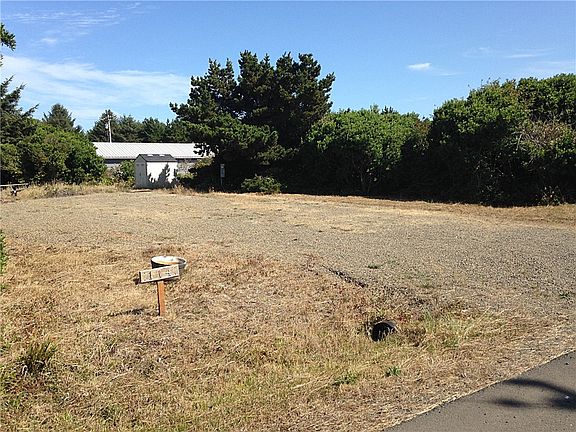 2nd image of 114 Sand Dune Ave SW