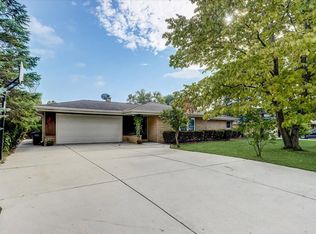 8001 W Whitaker Ave, Greenfield, WI 53220