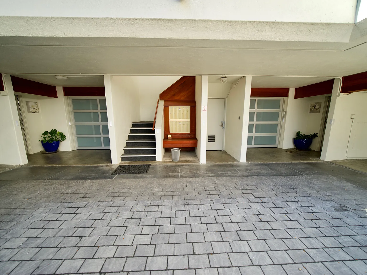 1926 Ivy — Photo 2
