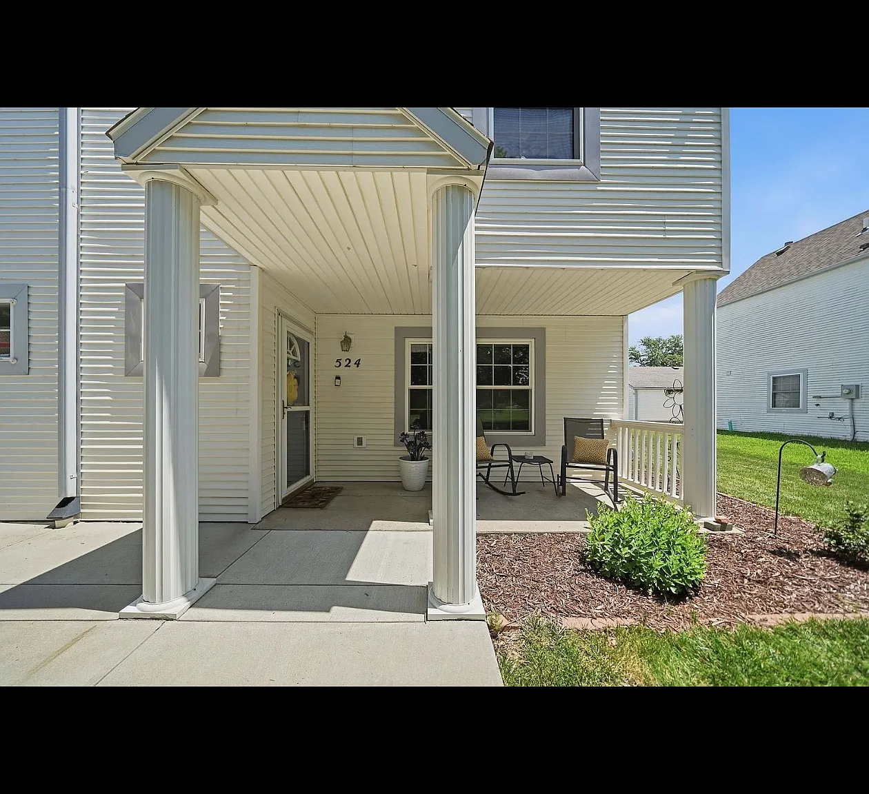 3 bed, 1365 sqft, $2,200 — Photo 3