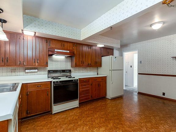 4th image of 2433 Inglewood Ct
