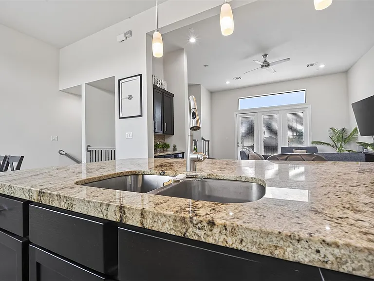 4104 Marina St — Photo 17