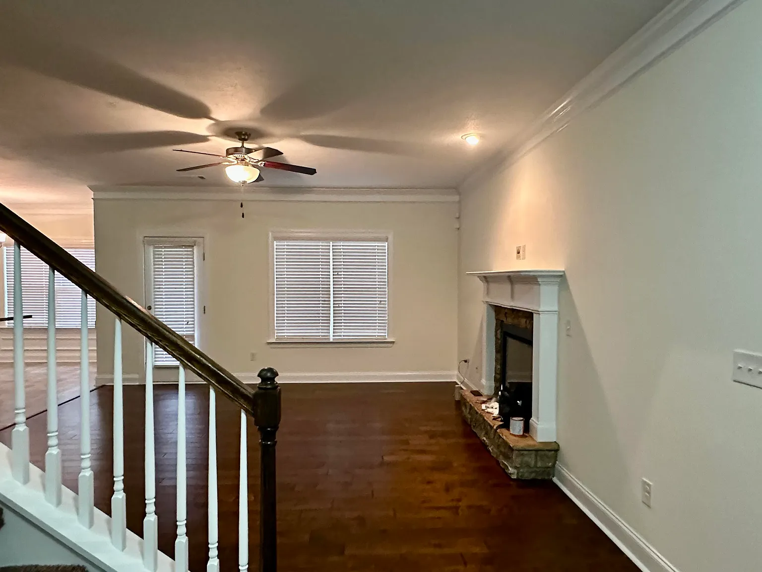 3 bed, 2.5 bath, 1945 sqft, $1,950 — Photo 4