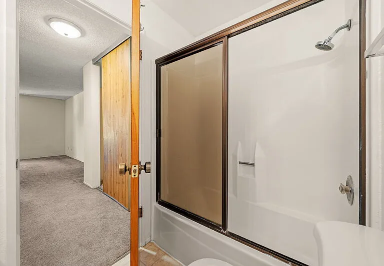 8308 Regents Rd #2E — Photo 23
