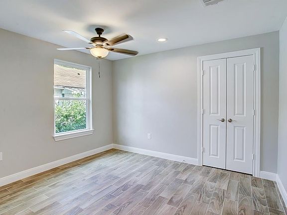 5th image of 4740 Redbud St