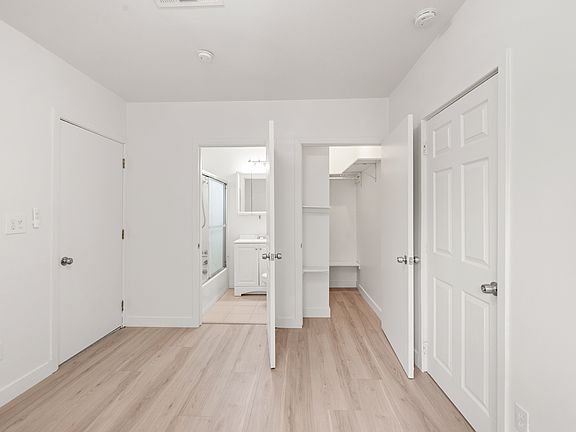 5th image of 18418 Sylvan St