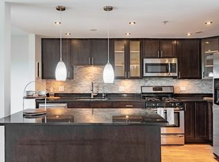 21 Kristin Dr #2, Schaumburg, IL 60195