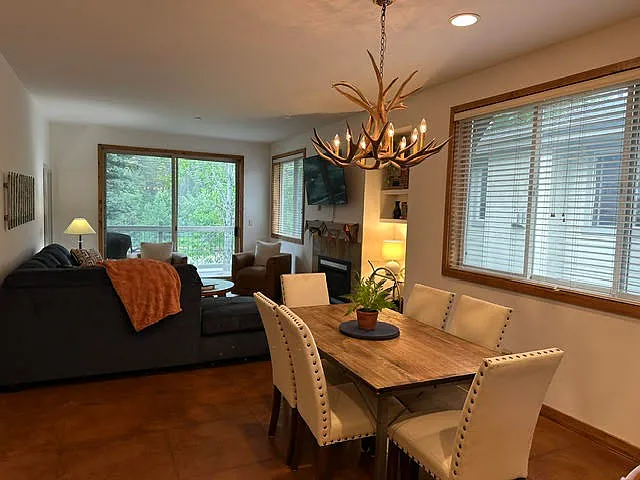 130 Flower Dr #D — Photo 3