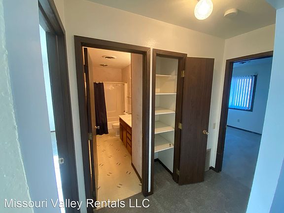 2nd image of 521 W Indiana Ave #2
