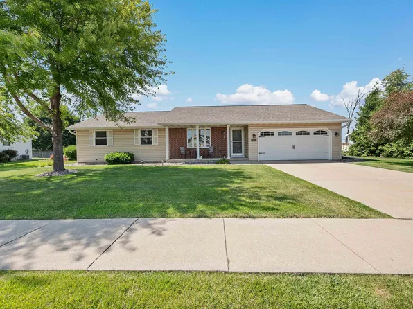 1216 S 9th St, De Pere, WI 54115