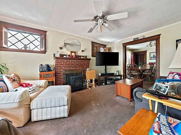 3rd image of 42-44 Franklin Ave