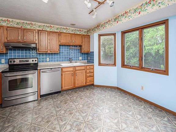 4th image of 4675 Kynnelworth Dr APT 301