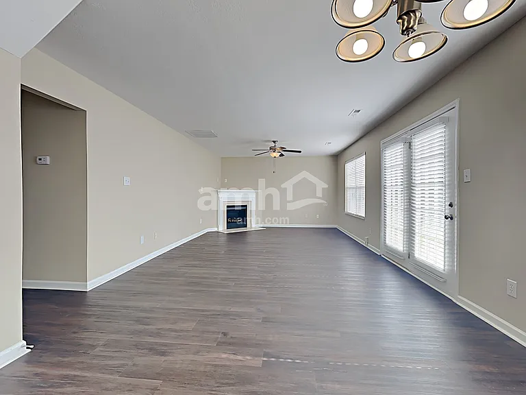 4449 Oakbank Ln — Photo 7