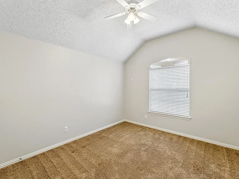 1917 Bridgewater Dr — Photo 31