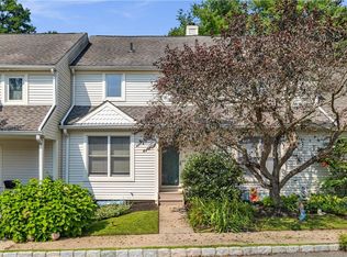 102 Cornwall Meadows Ln, Patterson, NY 12563