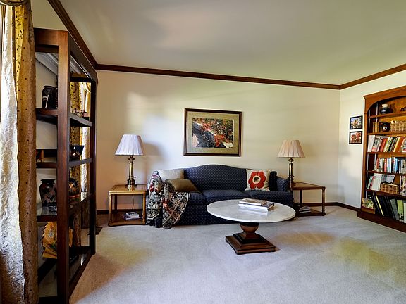 2nd image of 432 Prairie Knoll Dr