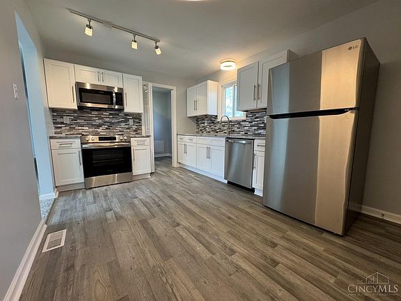 4th image of 844 Hawthorne Dr