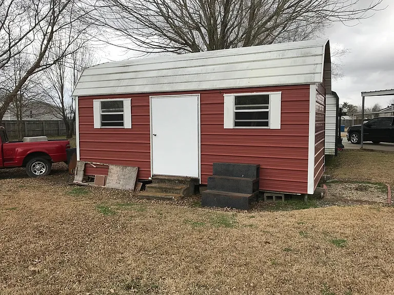 Storage barn
