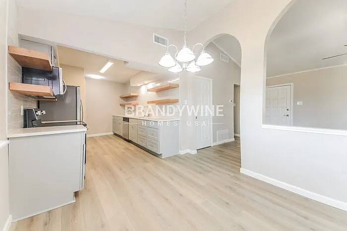 5010 Collingwood Dr — Photo 9