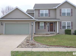 1938 Colt Dr, Washington, IL 61571