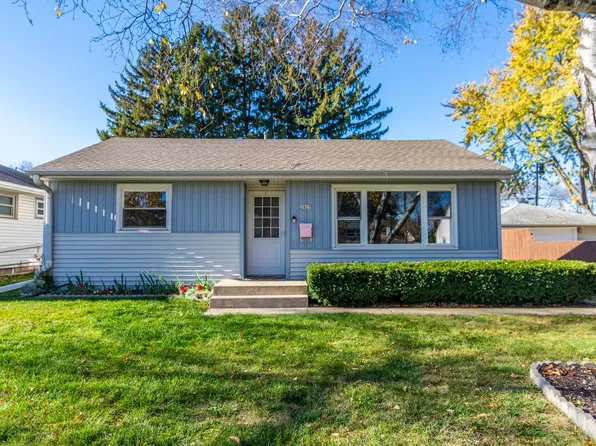 2827 South 103rd STREET, West Allis, WI 53227