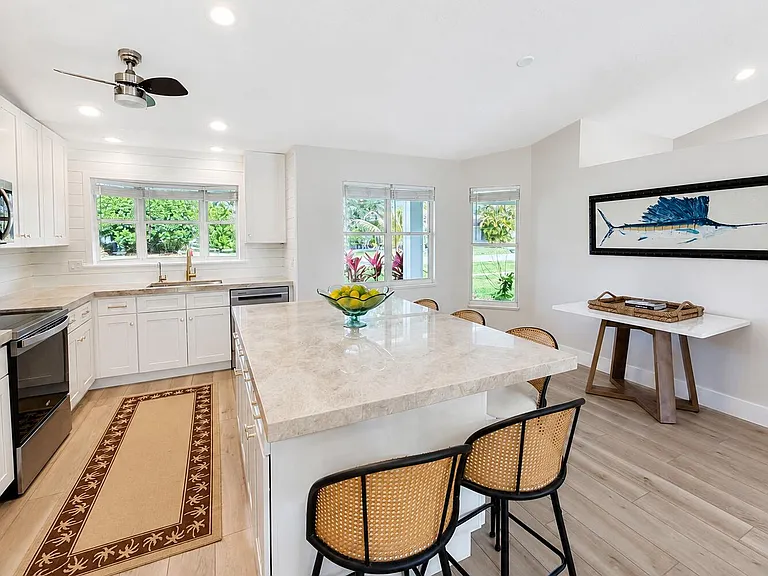 341 Suwanee Ave — Photo 18