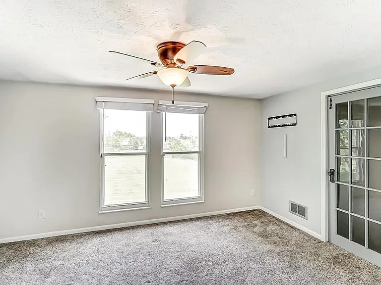 6406 Amber Ct — Photo 23