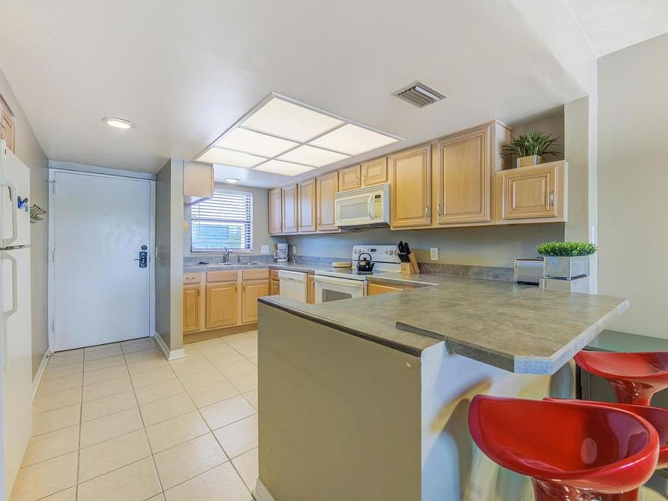 1st image of 19451 Gulf Blvd APT 216
