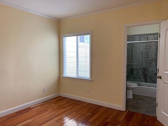 5th image of 1015 Capitol Ave