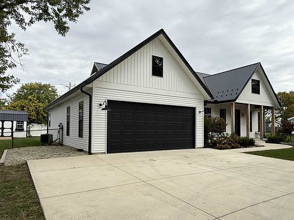3rd image of 3818 Test Rd
