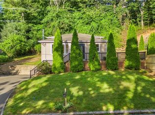 108 Luciani Rd, Woodbridge, CT 06525