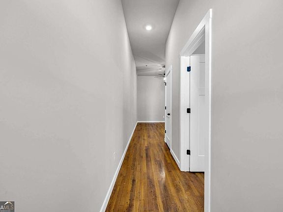 4th image of 86 S Forest Ave #C