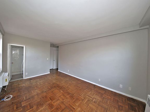 5th image of 10H Lake St
