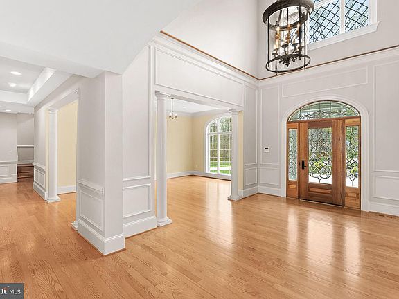 4th image of 11913 Chapel Rd