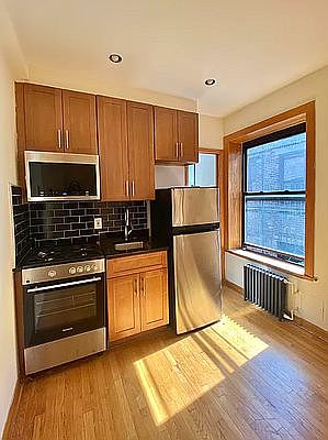 2nd image of 198 Elizabeth St APT 26