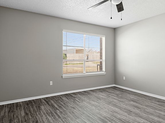 5th image of 2300 SW 74th St #4db4da8d2
