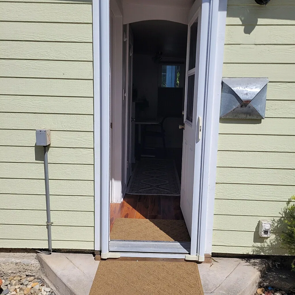 2 bed, 255 sqft, $2,000 — Photo 2