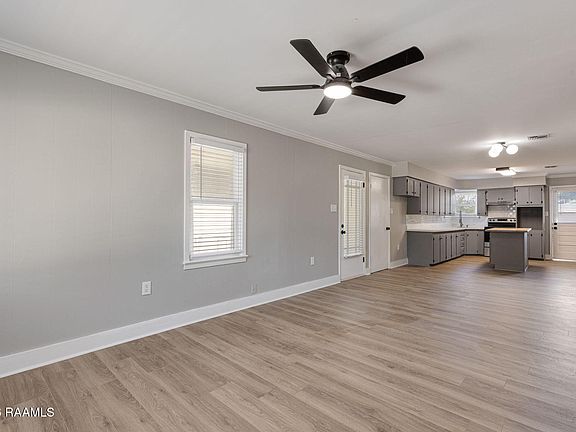 4th image of 3818 Moss St