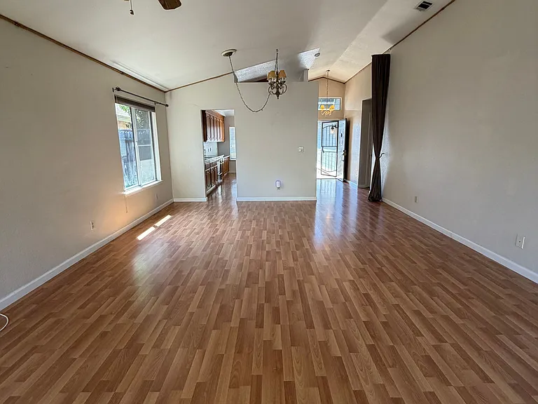 6260 Vanden Rd — Photo 10