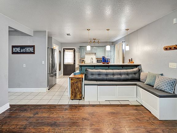 5th image of 1210 Golf Course Rd