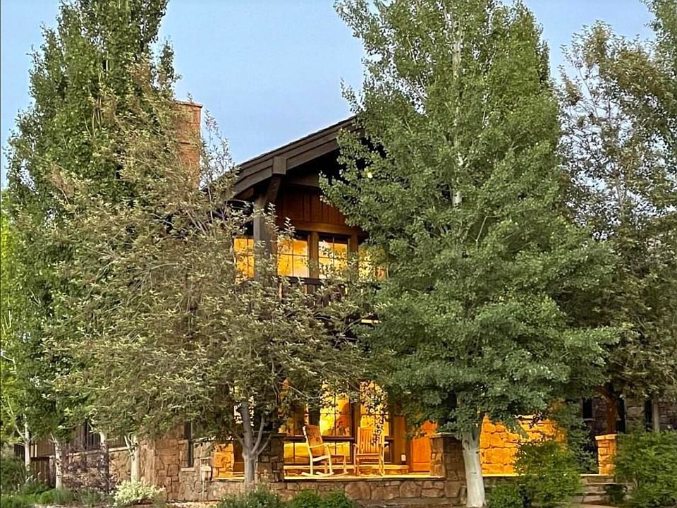 1st image of 377 Woodland Star Dr