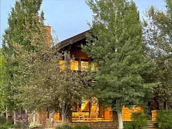 377 Woodland Star Dr, Driggs, ID 83422