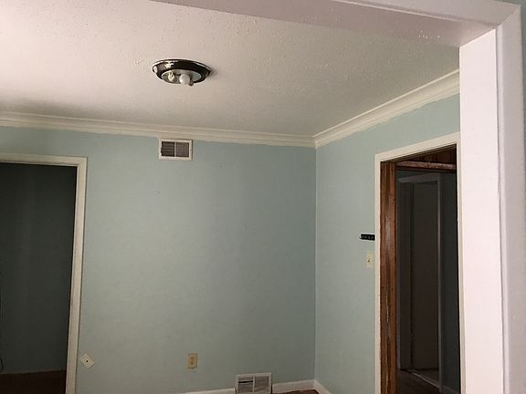5th image of 3992 Cochese Ave