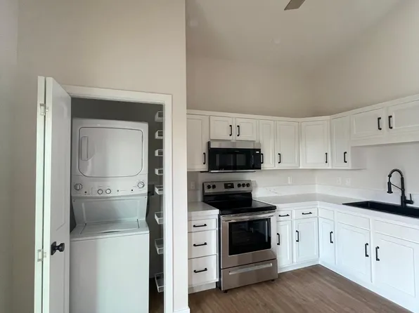 (undisclosed Address), Fallbrook, CA 92028