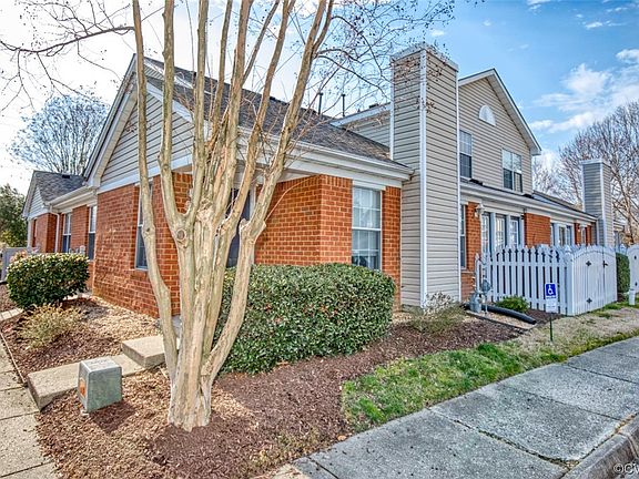 4th image of 1403 Westgate Cir