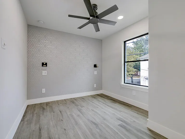 2403 Cleburne St #3 — Photo 28