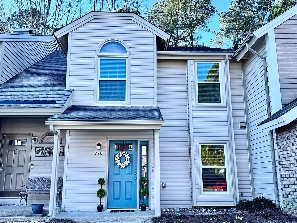 1st image of 750 S Lake Cir