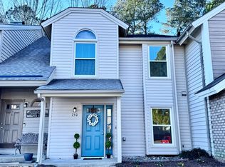 750 S Lake Cir, Chesapeake, VA 23322