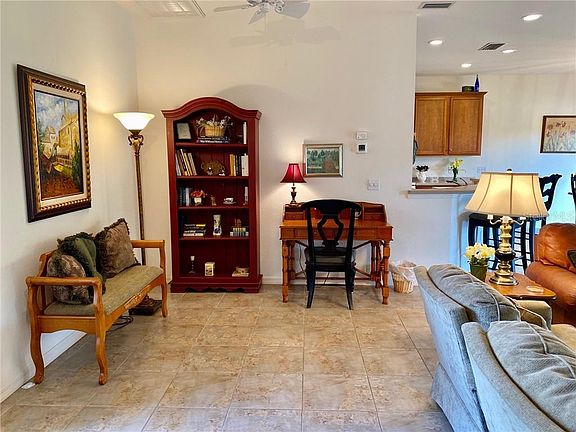 5th image of 4453 Waterford Dr