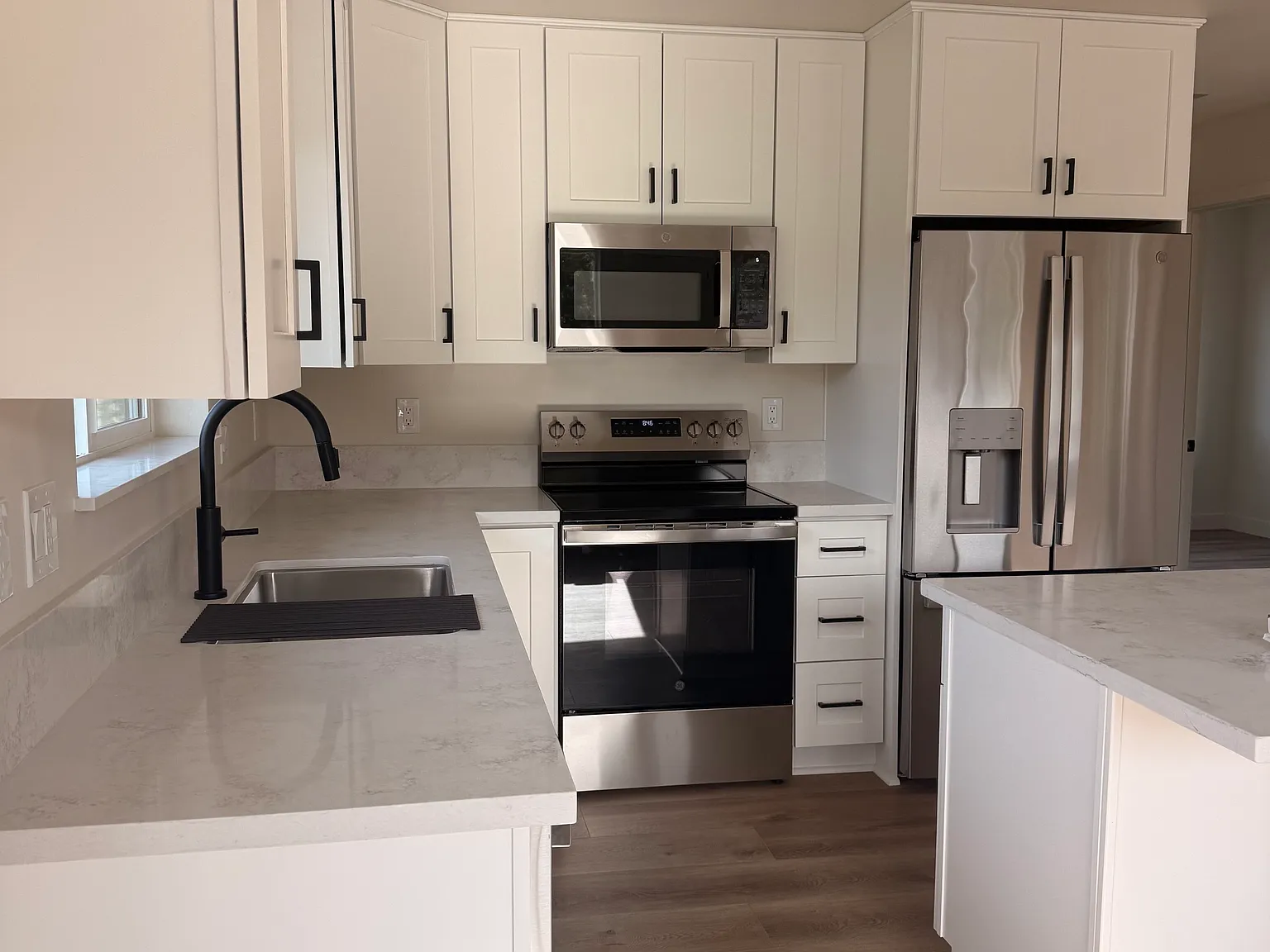 4 bed, 1200 sqft, $8,000 — Photo 4